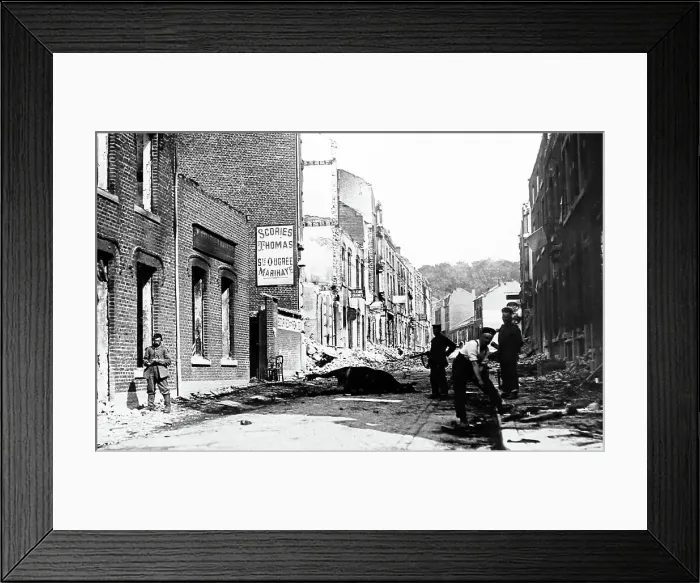 Framed Print : German troops looting in Vise, Belgium during WW1 Framed Print : German troops looting in Vise, Belgium during WW1