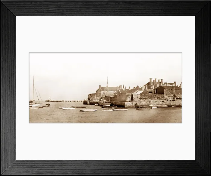 Framed Print : Yarmouth, Isle of Wight, early 1900s Framed Print : Yarmouth, Isle of Wight, early 1900s