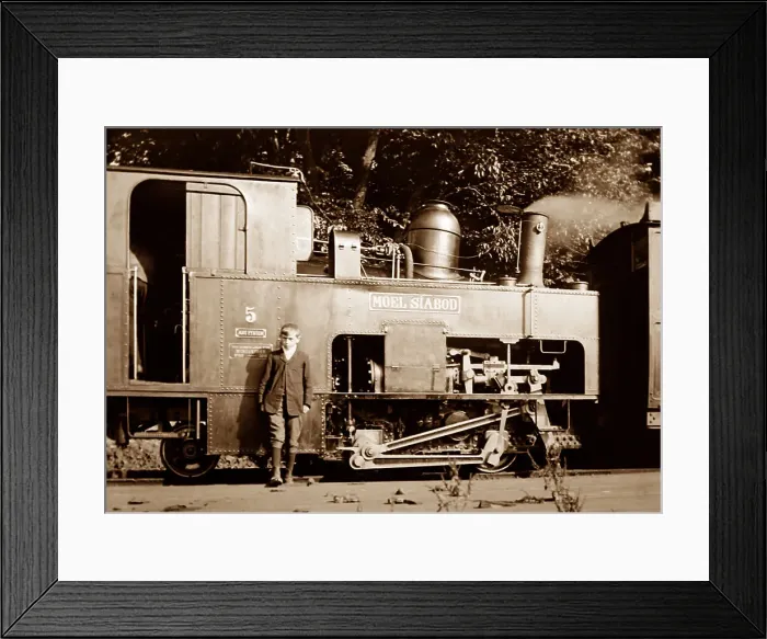 Framed Print : Snowdon Mountain Railway locomotive Framed Print : Snowdon Mountain Railway locomotive
