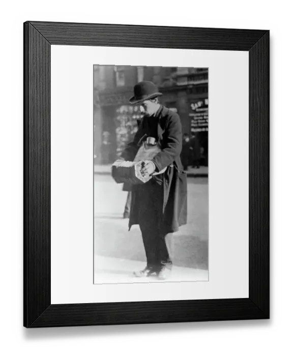 Framed Print : Street musician, London, early 1900s Framed Print : Street musician, London, early 1900s