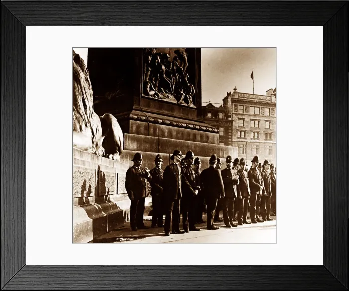 Framed Print : Policemen in Trafalgar Square, London Framed Print : Policemen in Trafalgar Square, London