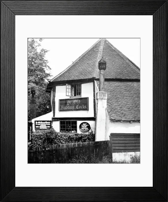 Framed Print : Ye Old Fighting Cocks pub, St Albans Framed Print : Ye Old Fighting Cocks pub, St Albans