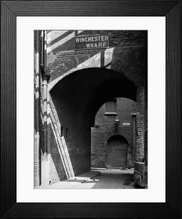 Framed Print : Clink Street to Winchester Wharf, London Framed Print : Clink Street to Winchester Wharf, London