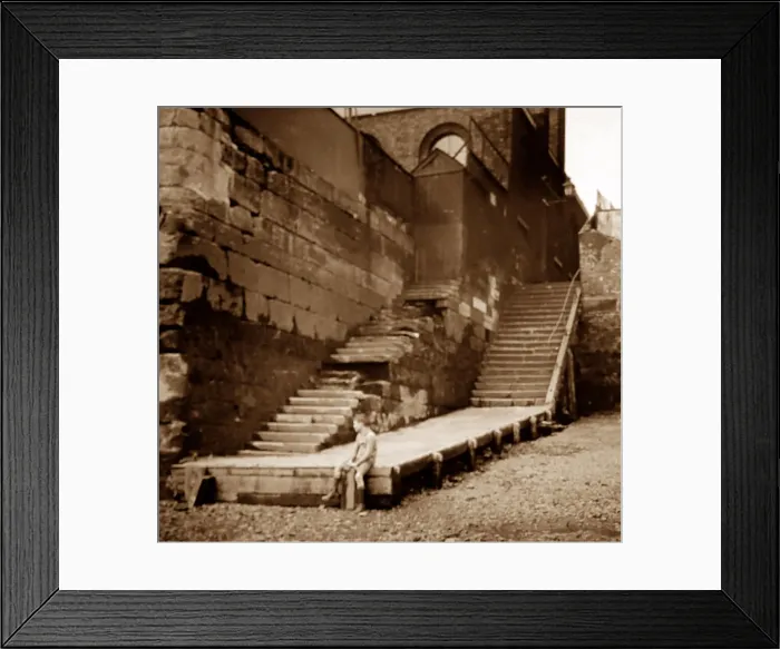 Framed Print : Old Stairs, Wapping, London Framed Print : Old Stairs, Wapping, London
