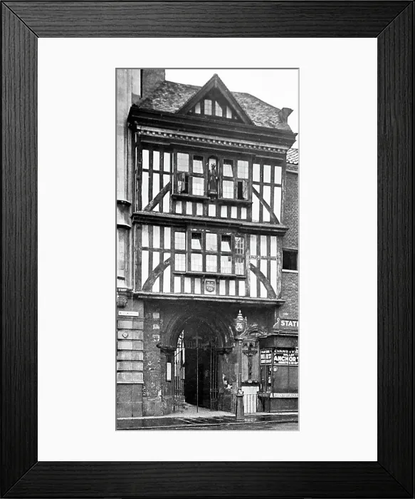 Framed Print : Entrance to St Bartholomews Hospital in Smithfield, London Framed Print : Entrance to St Bartholomews Hospital in Smithfield, London