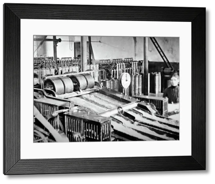 Framed Print : Production of linen, a spreader machine, Victorian period Framed Print : Production of linen, a spreader machine, Victorian period