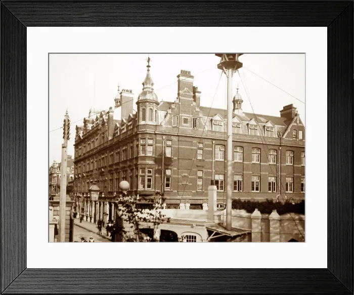 Framed Print : Royal Sailors Rest, Fore Street, Devonport, Plymouth Framed Print : Royal Sailors Rest, Fore Street, Devonport, Plymouth