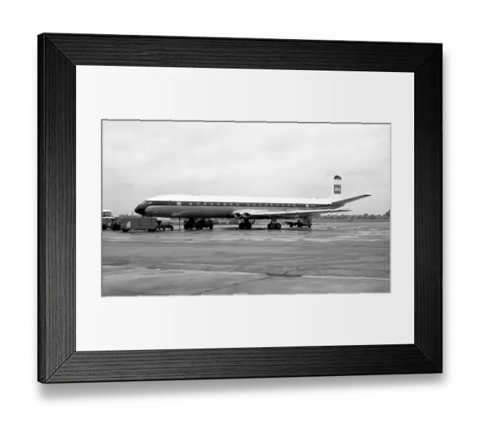 Framed Print : de Havilland DH. 106 Comet 4B G-APMB Framed Print : de Havilland DH. 106 Comet 4B G-APMB