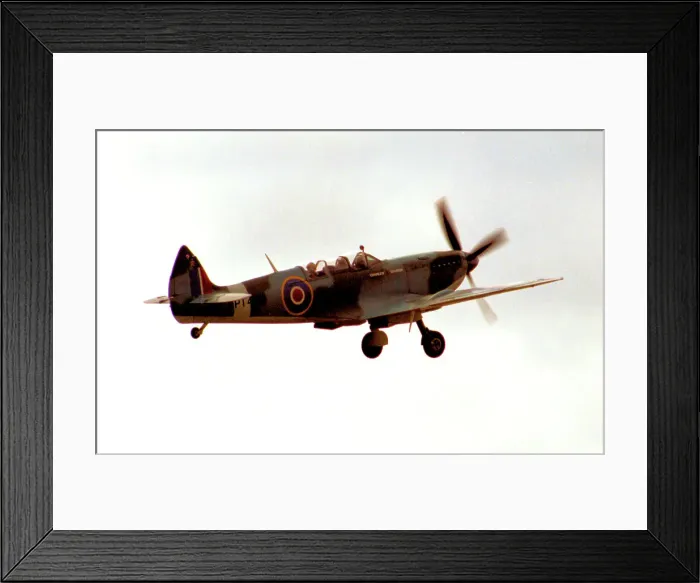 Framed Print : Supermarine Spitfire Mk HF Mk. IXe G-CTIX - PT462 Framed Print : Supermarine Spitfire Mk HF Mk. IXe G-CTIX - PT462