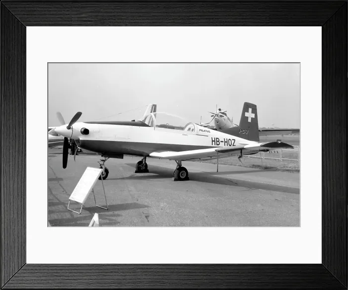 Framed Print : Pilatus PC-7 Turbo-Trainer HB-HOZ Framed Print : Pilatus PC-7 Turbo-Trainer HB-HOZ