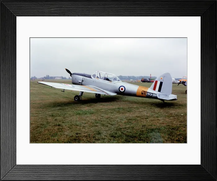 Framed Print : de Havilland DHC-1 Chipmunk T.10.G-BCOU. / WK522 Framed Print : de Havilland DHC-1 Chipmunk T.10.G-BCOU. / WK522