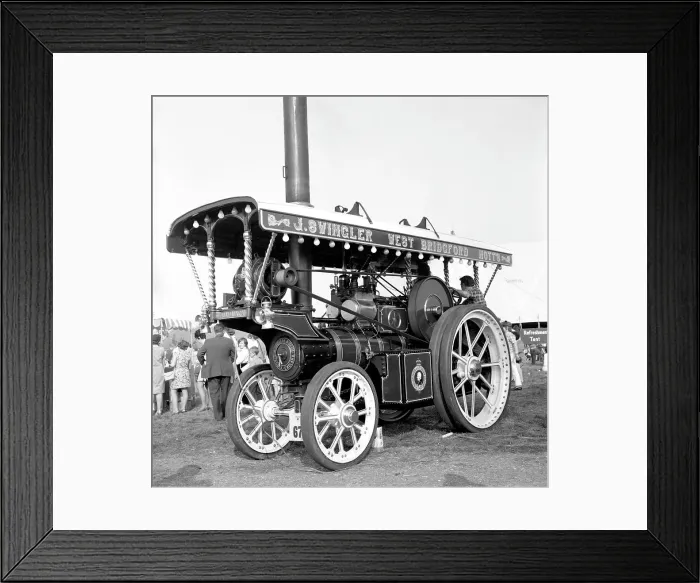 Framed Print : Foster Showman's Tractor number: 12509, Maid Marian Framed Print : Foster Showman's Tractor number: 12509, Maid Marian