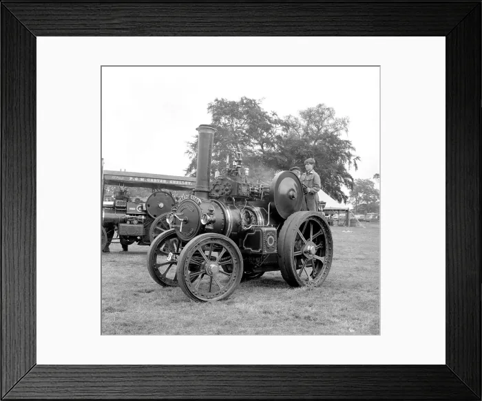 Framed Print : Robey Tractor number: 33957, Village Queen Framed Print : Robey Tractor number: 33957, Village Queen