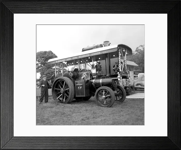 Framed Print : Foster Showman's Tractor number: 14589, Lord of the Isles Framed Print : Foster Showman's Tractor number: 14589, Lord of the Isles