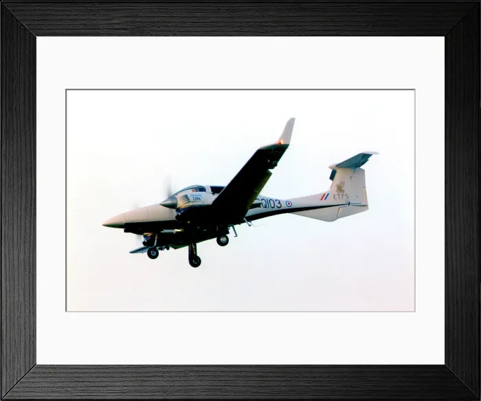 Framed Print : Diamond DA42-MPP Twin Star QQ103 Framed Print : Diamond DA42-MPP Twin Star QQ103