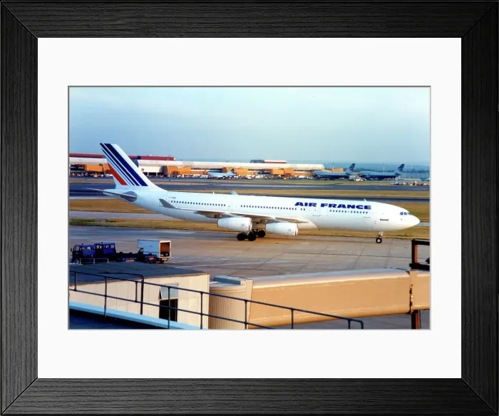 Framed Print : Airbus A340-211 F-GNIA Framed Print : Airbus A340-211 F-GNIA