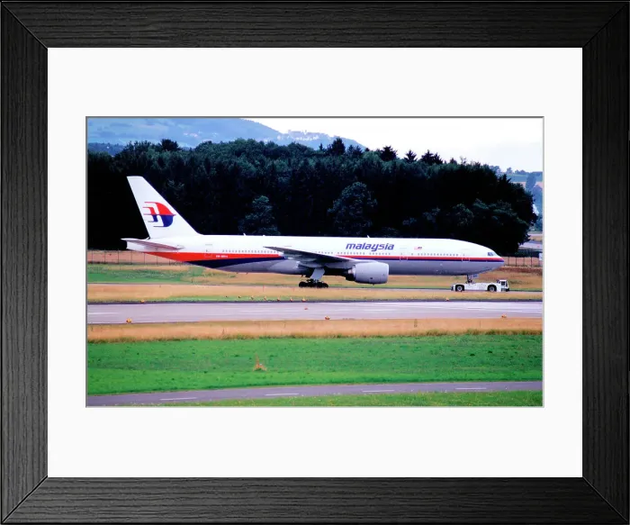 Framed Print : Boeing 777-2H6(ER) 9M-MRH Framed Print : Boeing 777-2H6(ER) 9M-MRH