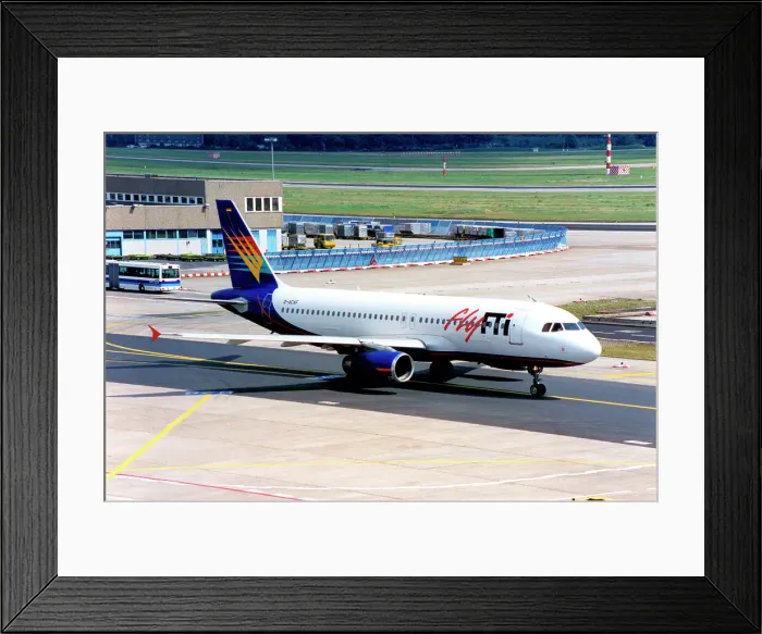 Framed Print : Airbus A320-231 G-SSAS Framed Print : Airbus A320-231 G-SSAS