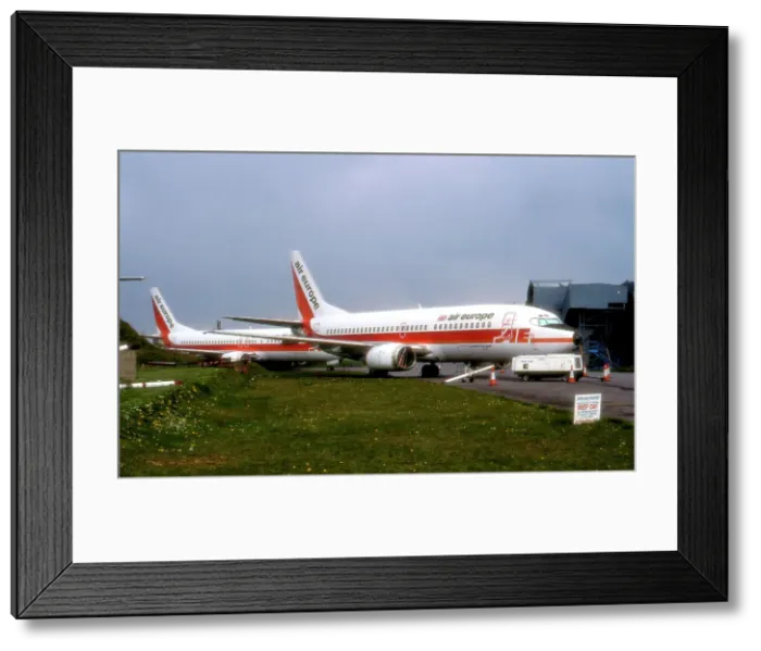Framed Print : Boeing 737-300 Framed Print : Boeing 737-300