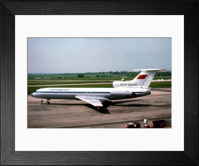 Framed Print : Tupolev Tu-154B СССР-85242 Framed Print : Tupolev Tu-154B СССР-85242