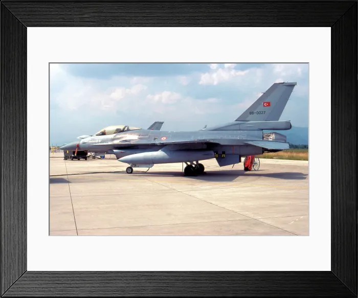 Framed Print : General Dynamics F-16C Fighting Falcon 88-0027 Framed Print : General Dynamics F-16C Fighting Falcon 88-0027
