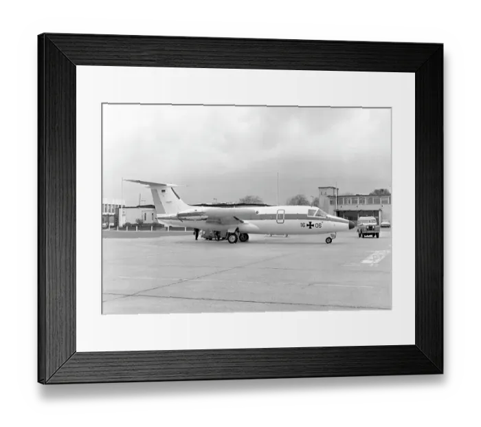 Framed Print : HFB 320 Hansa-Jet 16+06 Framed Print : HFB 320 Hansa-Jet 16+06