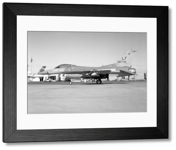 Framed Print : General Dynamics F-16C Fighting Falcon 85-1430 Framed Print : General Dynamics F-16C Fighting Falcon 85-1430