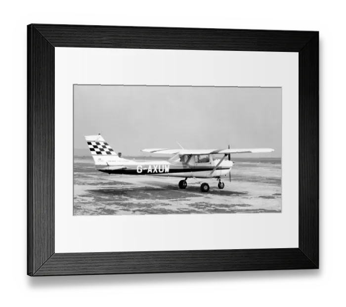 Framed Print : Reims-Cessna FA150K Aerobat G-AXUW Framed Print : Reims-Cessna FA150K Aerobat G-AXUW