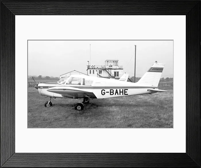 Framed Print : Piper PA-28 Cherokee G-BAHE Framed Print : Piper PA-28 Cherokee G-BAHE