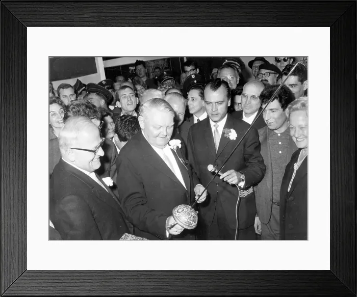 Framed Print : Bundeswirtschaftsminister Professor Erhard