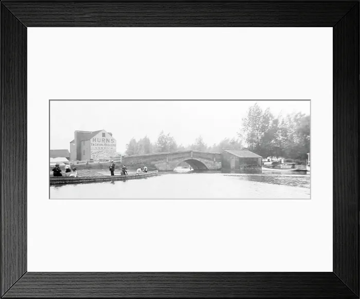 Framed Print : Wroxham, Norfolk Broads in the 1920s Framed Print : Wroxham, Norfolk Broads in the 1920s