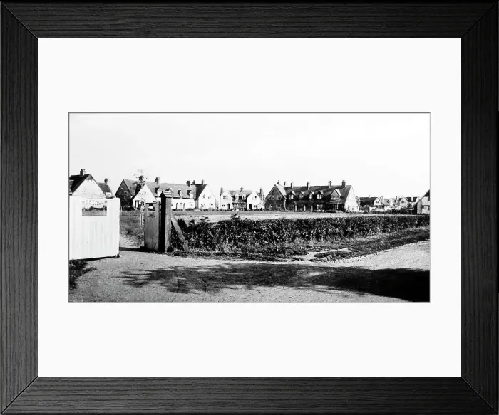 Framed Print : Westholme Green, Letchworth Garden City, early 1900s Framed Print : Westholme Green, Letchworth Garden City, early 1900s