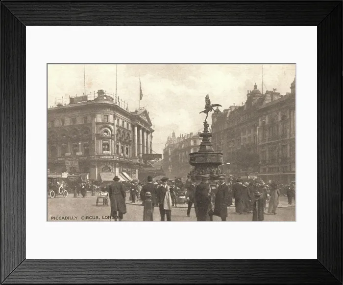 Framed Print : Piccadilly Circus Framed Print : Piccadilly Circus
