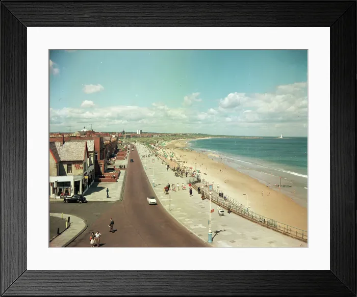 Framed Print : Whitley Bay - The promenade and sands Framed Print : Whitley Bay - The promenade and sands