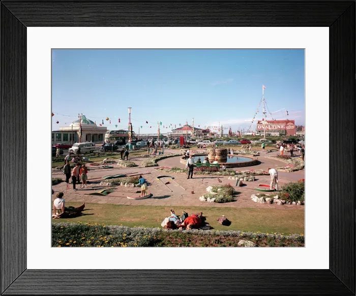 Framed Print : St. Annes-on-Sea - Putting Green