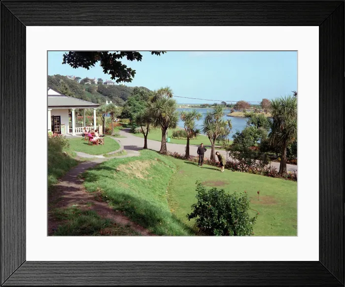 Framed Print : Ramsey - Mooragh Park Framed Print : Ramsey - Mooragh Park