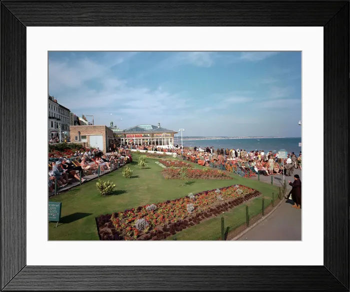 Framed Print : Bridlington - Floral Pavilion Framed Print : Bridlington - Floral Pavilion