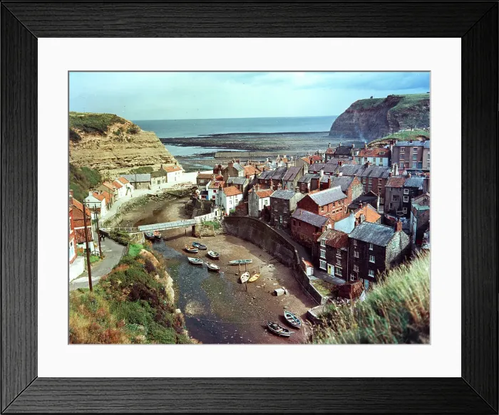 Framed Print : Staithes - Village and Beck Framed Print : Staithes - Village and Beck