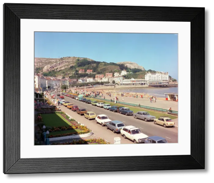 Framed Print : Llandudno - Promenade Framed Print : Llandudno - Promenade