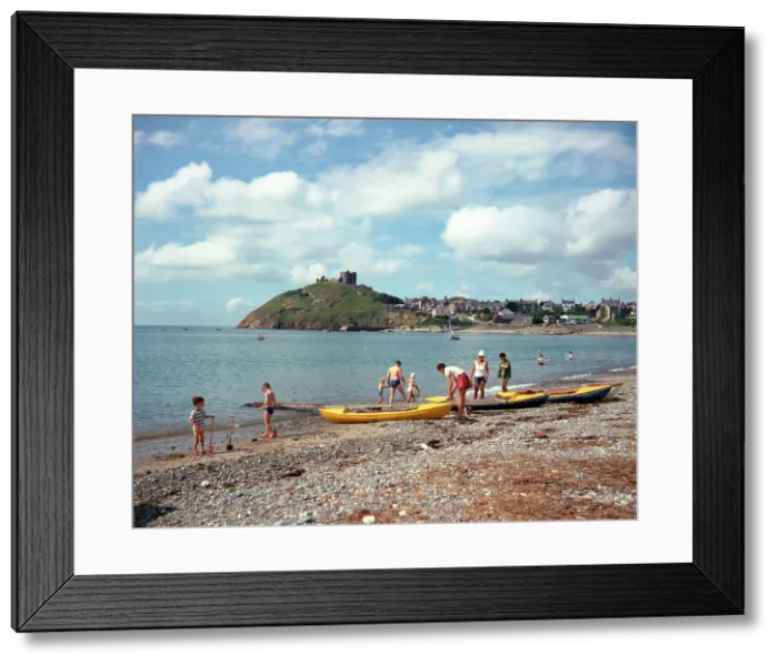 Framed Print : Criccieth - Beach and Castle Framed Print : Criccieth - Beach and Castle