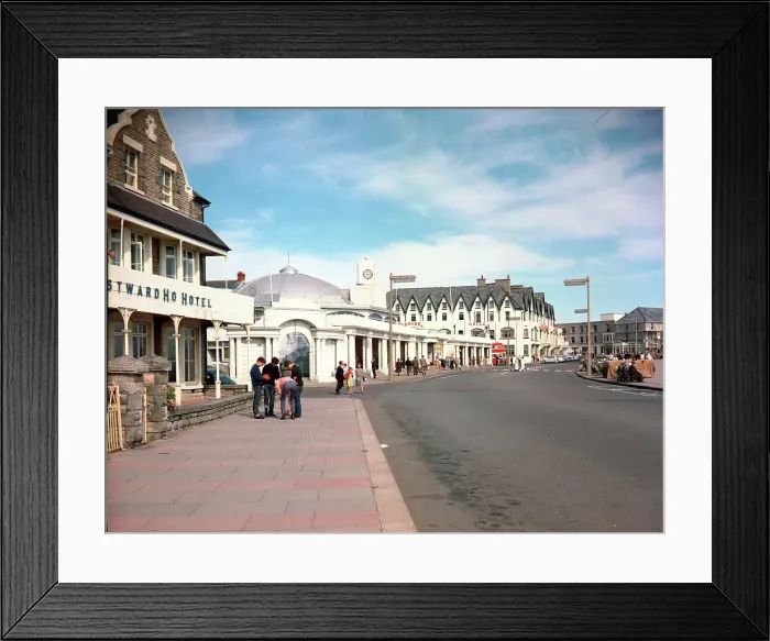 Framed Print : Porthcawl - The esplanade Framed Print : Porthcawl - The esplanade