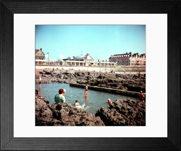Framed Print : Porthcawl - Children's paddling pool Framed Print : Porthcawl - Children's paddling pool