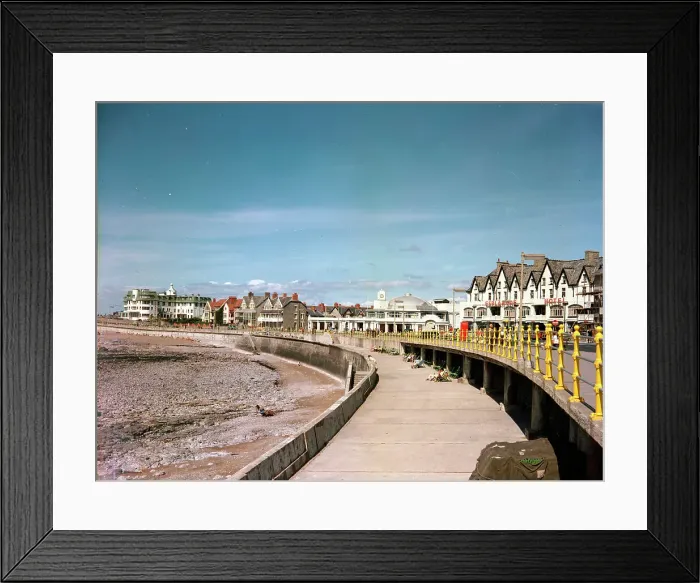 Framed Print : Porthcawl - The promenade and pavilion Framed Print : Porthcawl - The promenade and pavilion