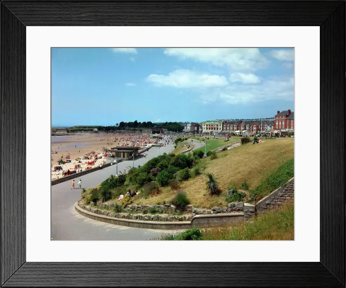 Framed Print : Barry Island - The promenade Framed Print : Barry Island - The promenade