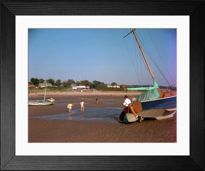 Framed Print : The Wirral - The sands, Heswall Framed Print : The Wirral - The sands, Heswall