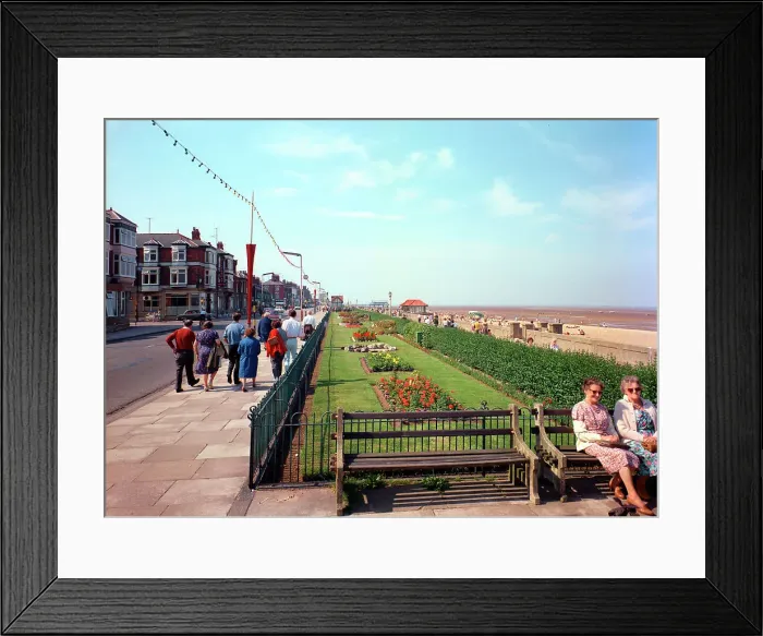 Framed Print : Cleethorpes - Kingsway Gardens and promenade Framed Print : Cleethorpes - Kingsway Gardens and promenade