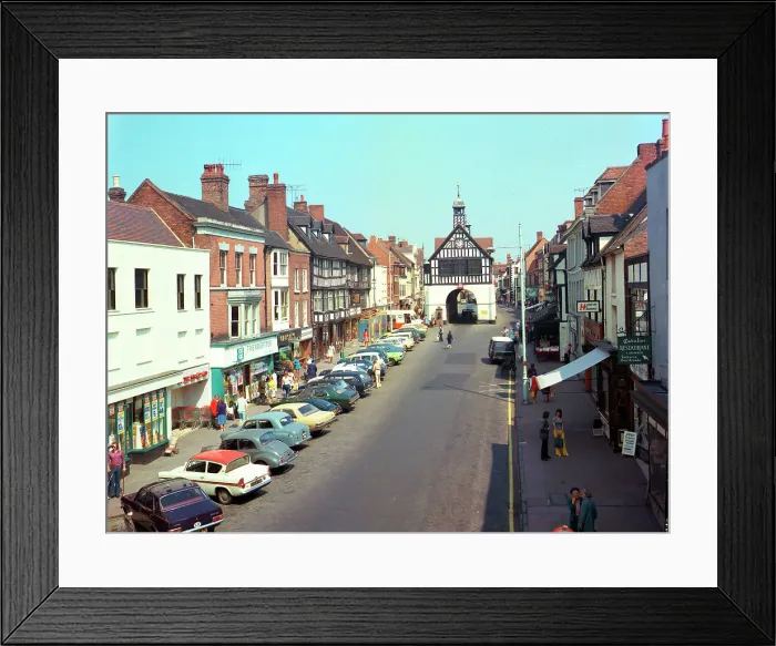 Framed Print : Bridgnorth - Town Hall and High Street Framed Print : Bridgnorth - Town Hall and High Street