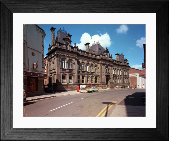 Framed Print : Wolverhampton - Town Hall Framed Print : Wolverhampton - Town Hall