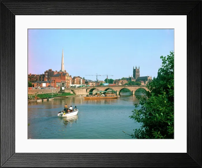 Framed Print : Worcester - River Severn and bridge Framed Print : Worcester - River Severn and bridge