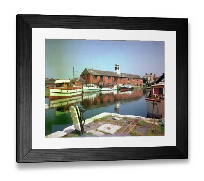 Framed Print : Stourport - The canal basin Framed Print : Stourport - The canal basin